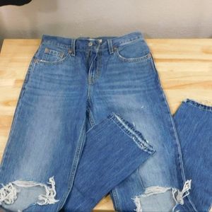 LEVI jeans size 26 knees worn out